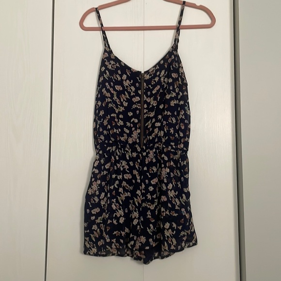 Floral Romper - Picture 2 of 6